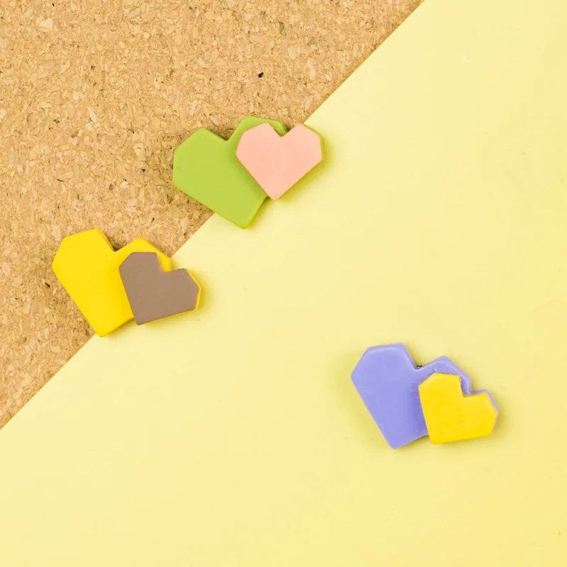 Новый стильный комплект из двух цветов в форме сердца канцелярские Кнопки кнопки