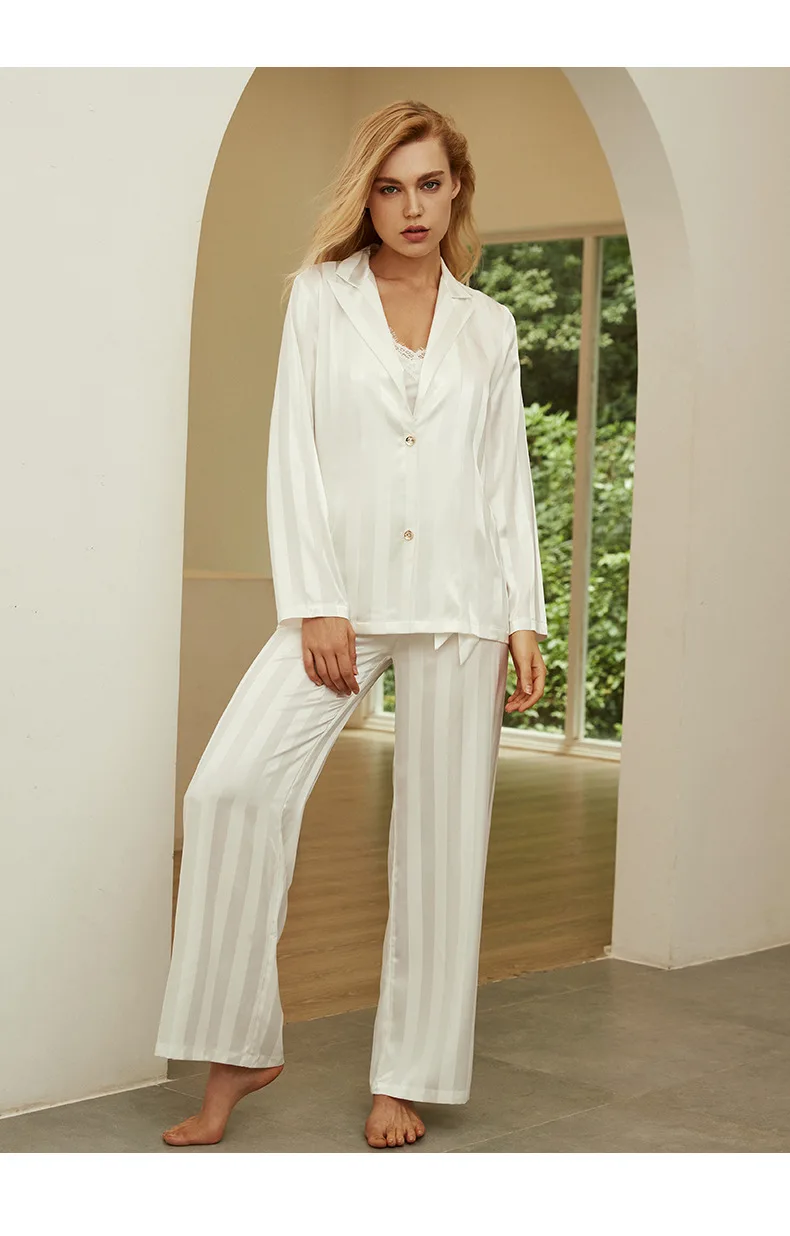 21017423329_1560037519