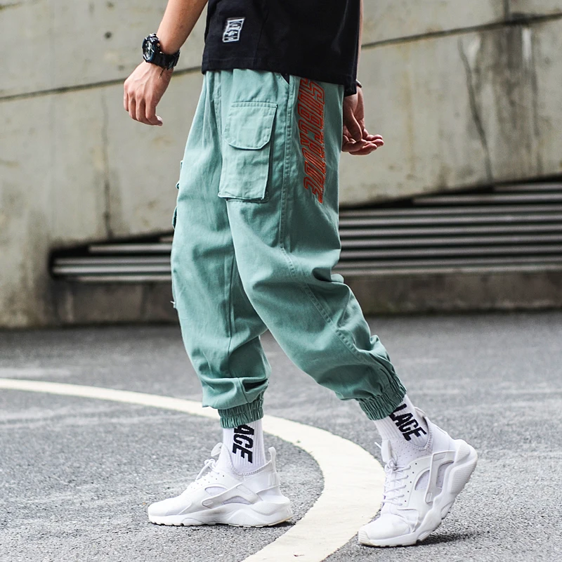 Fashion Streetwear Men Joggers Pants Loose Fit Casual Big Pocket Cargo Pants Embroidery Designer Camouflage Hip Hop Pants Men