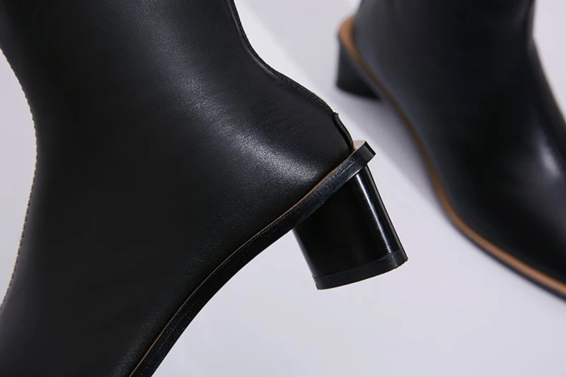 Женская обувь из натуральной кожи с квадратным носком бежевого цвета; большие размеры 10; женские ботильоны; короткие ботинки на меху на среднем каблуке; сезон осень; большие размеры