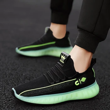 

2020 New Flyknit Sneakers Men Lightweight Shoes Casual Spring Summer Breathable Air Mesh Comfortable Male Shoes Walking Footwear