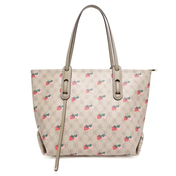 

New fashion large capacity shoulder bag strawberry printed handbag in autumn and winter 2020