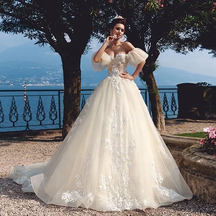 Elegant-Puff-Sleeve-Lace-Sweetheart-Bridal-Gowns