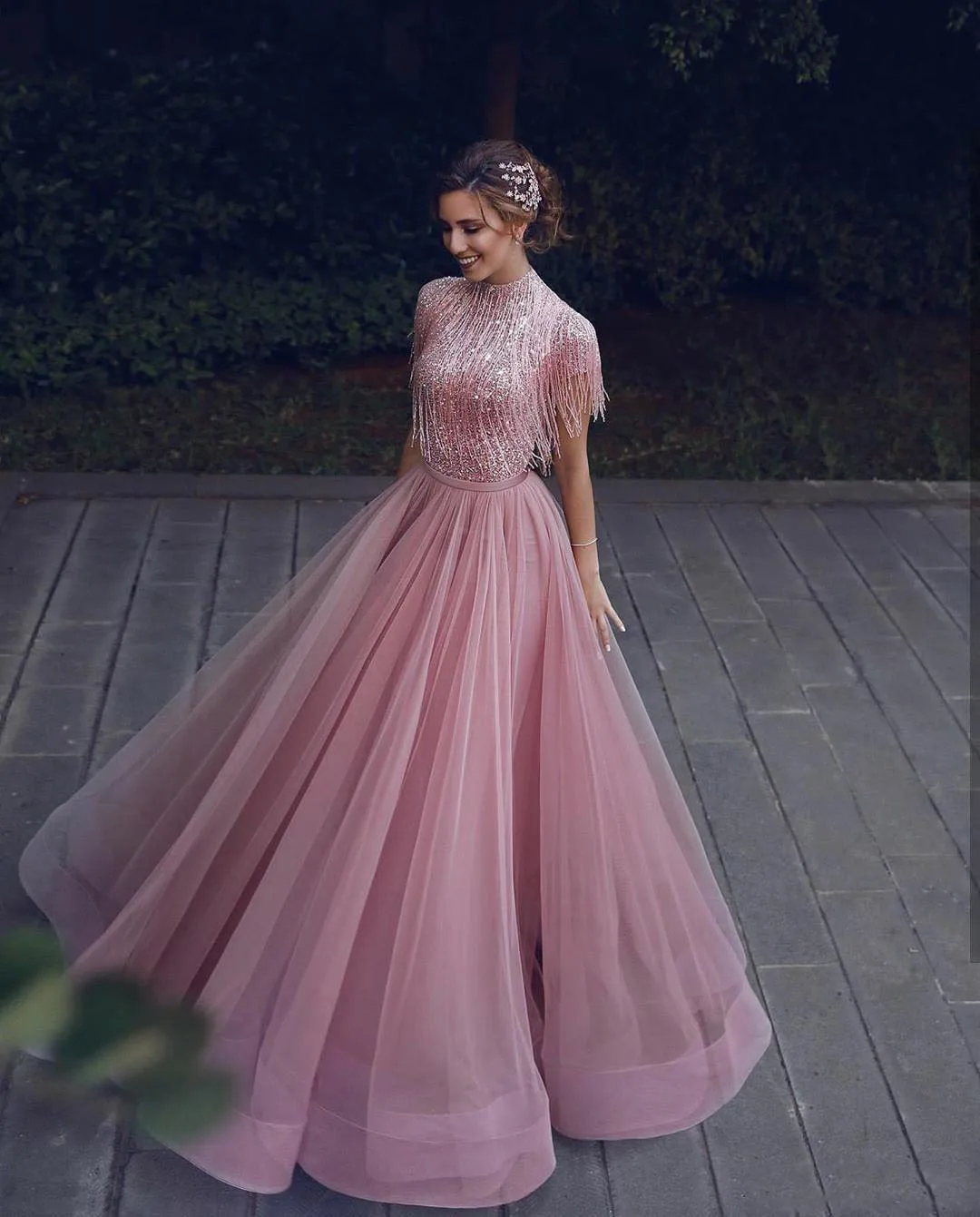 Элегантное розовое арабское выпускное платье трапециевидной формы с высоким воротом и блестками, украшенное бисером, с кисточками, Тюлевое мусульманское платье для выпускного вечера