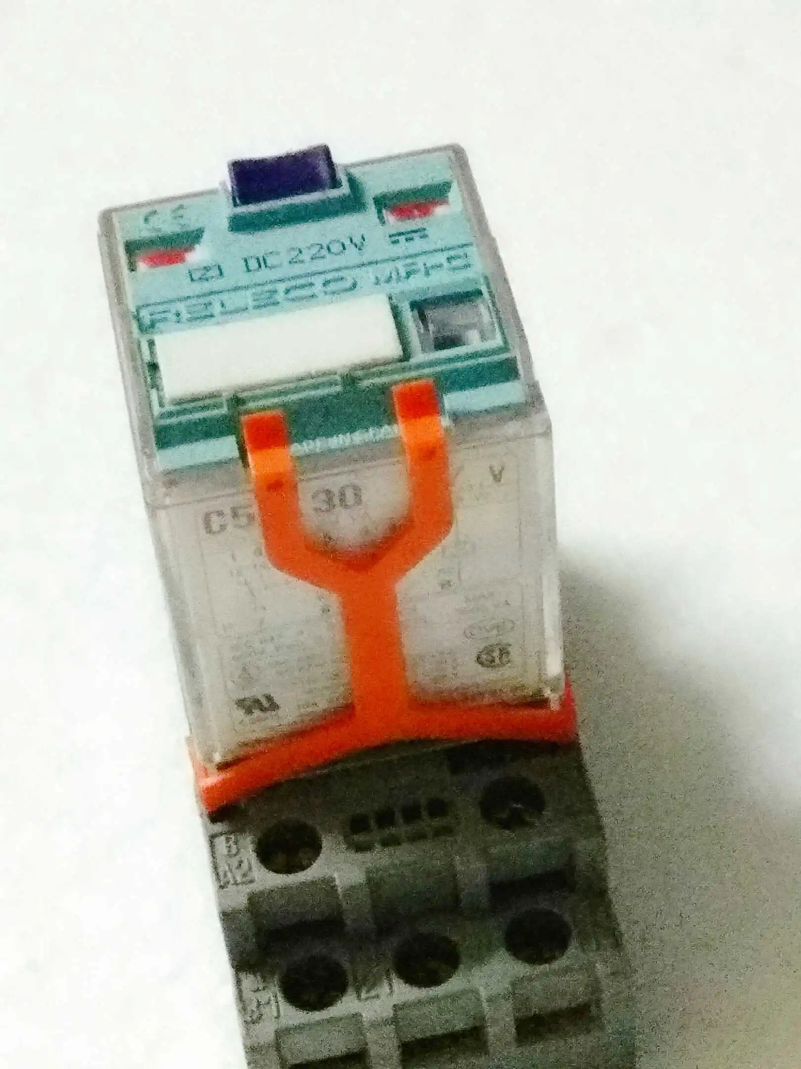 

Free Shipping 10PCS/LOT C5-A30 DC220V Spain Electric Relay RELECO