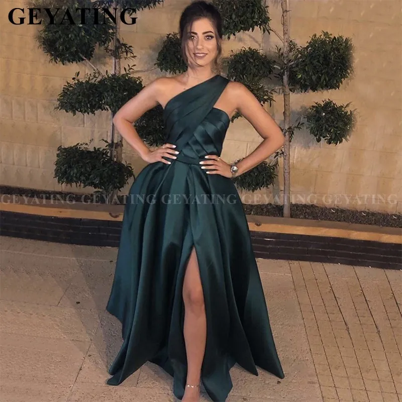Изумрудно-зеленое атласное арабское вечернее платье на одно плечо с разрезом Дубай Формальные платья элегантные женские длинные сексуальные платья для выпускного вечера