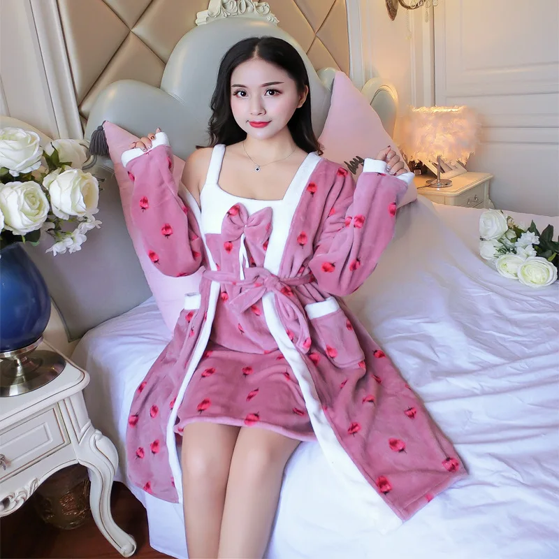 

New Style Autumn And Winter Pajamas Women's Coral Velvet Thick Warm Strawberry Two-Piece Set Nightgown Tracksuit