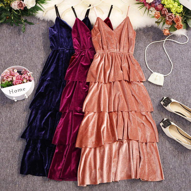 

Elegant Women Summer V-neck Spaghetti Strap Layer Cake Dress Vintage Slim High Waist Velvet Pleated Ball Gown Party Midi Dress
