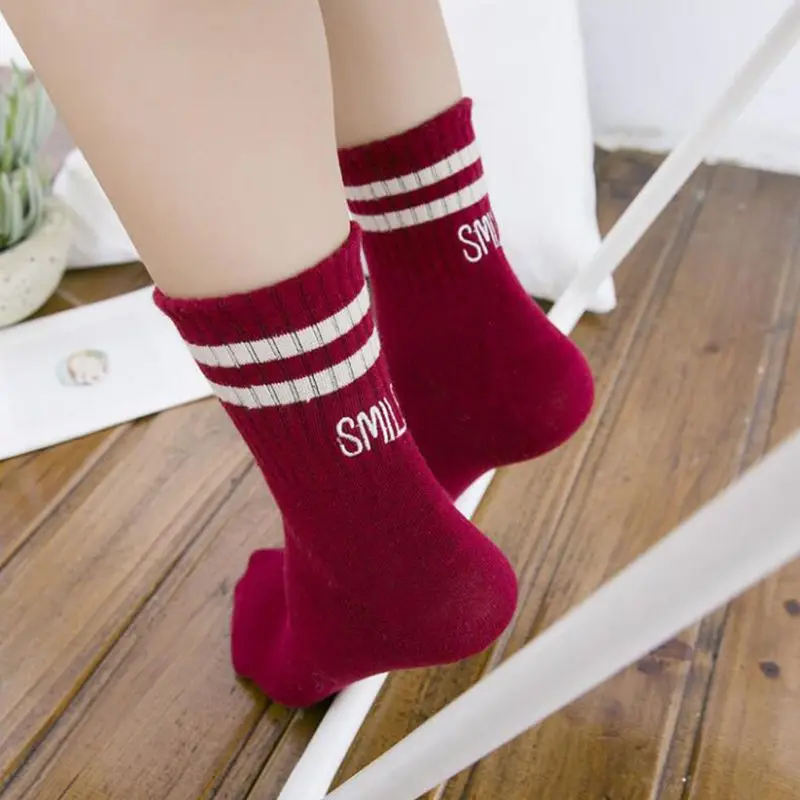 Консервативный стиль для женщин девочек студенческие длинные носки с круглым вырезом двойные полосы улыбка буквы вышивка лодыжки Harajuku спортивные хлопковые чулки