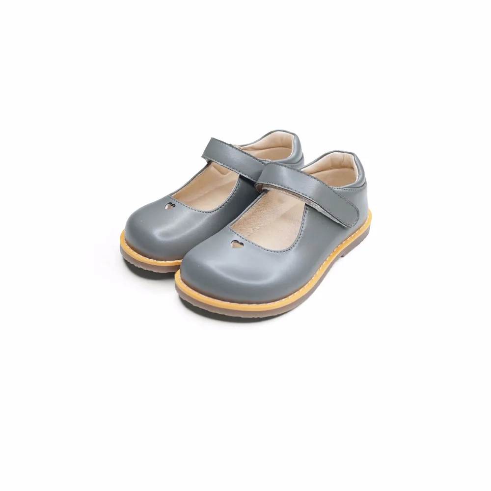 Sweet Girls Sandals Lovely Heart Soft and Breathable Children Shoes Wear-resistant sole Party Princess kids Shoes
