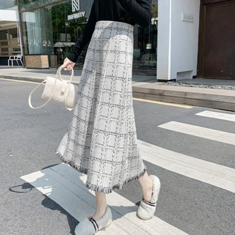 

New Autumn/winter Women All-matched Casual Cotton Knitted Plaid A-line Skirt High Waist Elegant Slim Tassel Mid-calf Skirts A731