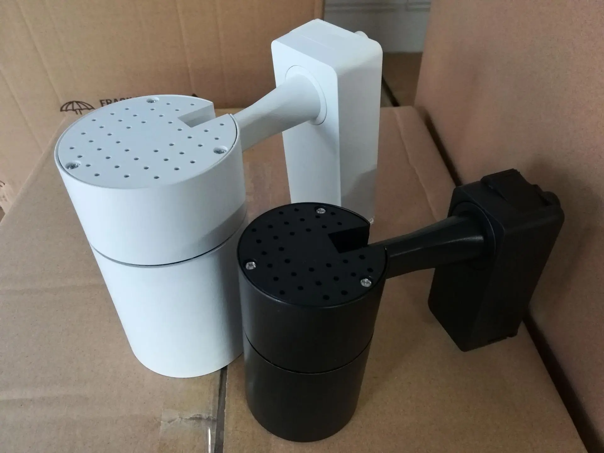 10W20W18W30WCOB точечные рельсовые светильники оболочка Люкс черный и белый угол 360 градусов Регулируемый с объективом