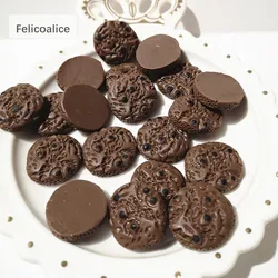10 pcs/Lot Mini Kawaii Dessert Au Chocolat Puces Cookies Boulangerie Miniature Maison De Poupée Décoration De Cuisine 