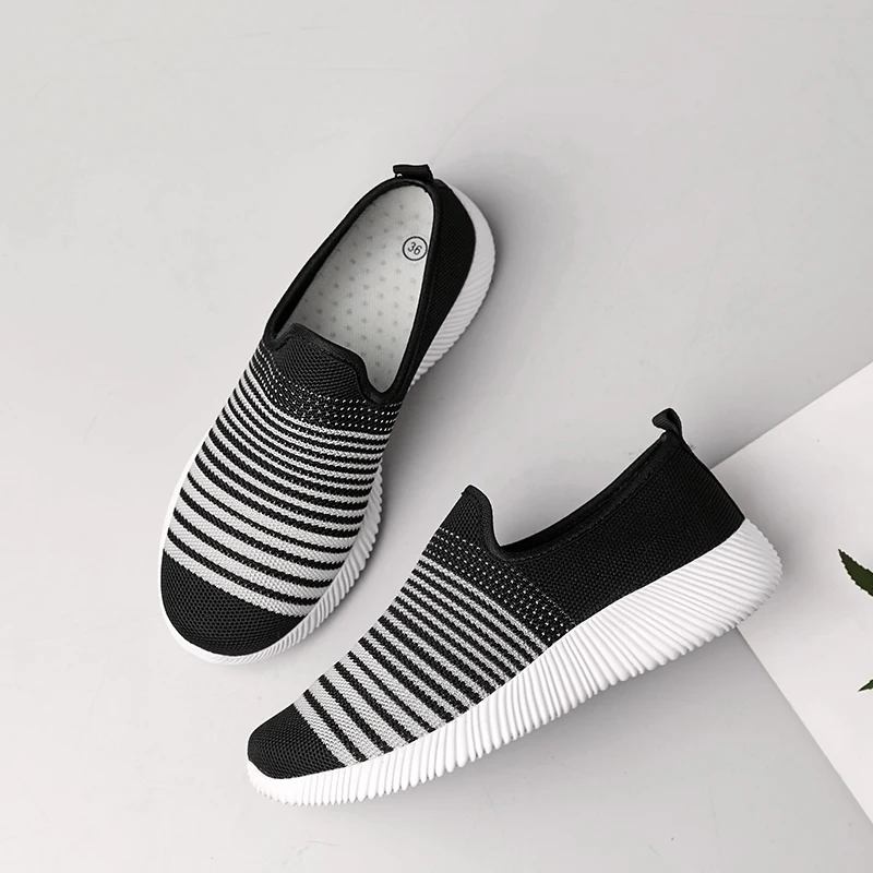 Ladies walking shoes fly-woven mesh breathable sneakers comfortable wear-resistant non-slip shoes lightweight jogging shoes