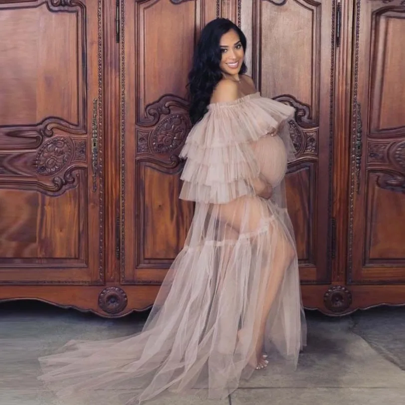 

A-Line Mother of the Bride Dresses See Through Off The Shoulder Long Court Train Tulle Ruffles Pregnant Shoot Sheer Party Gown