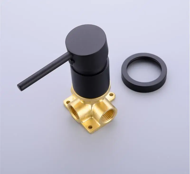 Латунный душевой клапан душевой муфта на отводной канал управления клапан, настенный смеситель клапан для Душевая насадка головка/водопроводный кран - Цвет: Matt black