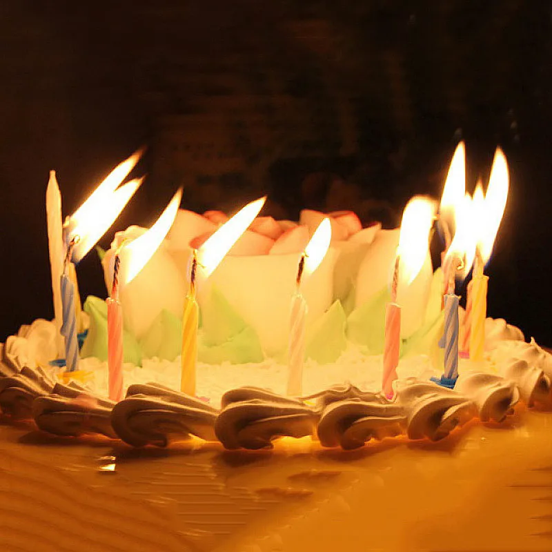 День рождения поставки 10 шт./упак. Смешные Tricky торт ко дню рождения Свечи набор безопасных украшение красочный пламя Свеча зажигания