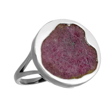 

Кольцо из серебра с рубиновым корундом R00117
