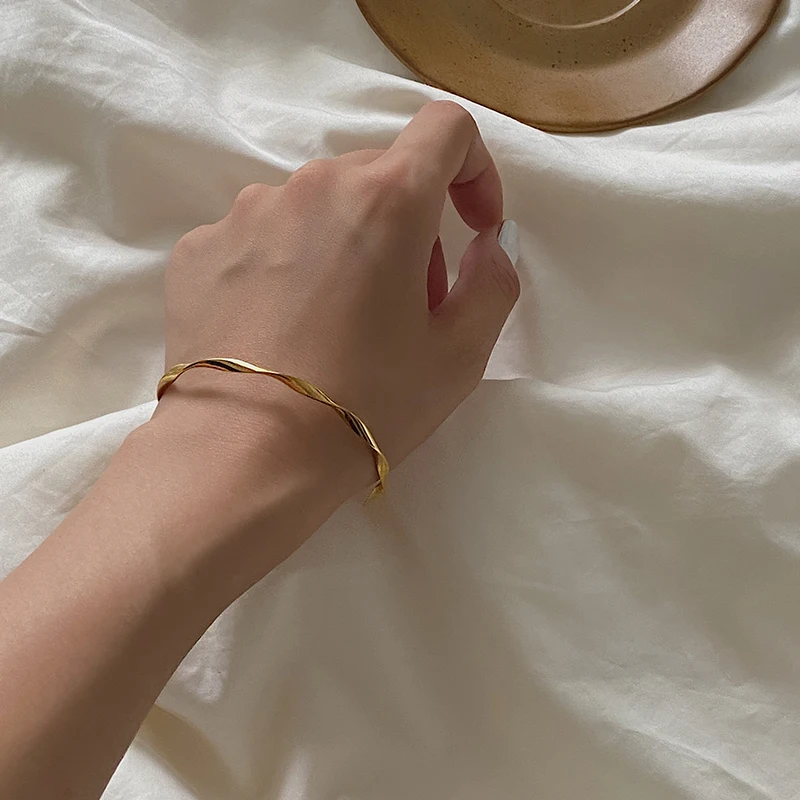 Peri'sbox Gold Color Wave Shape Twisted Bangles Thin Geometric Bangles for women Minimalist Open Bangles Adjustable 2020 Jewelry