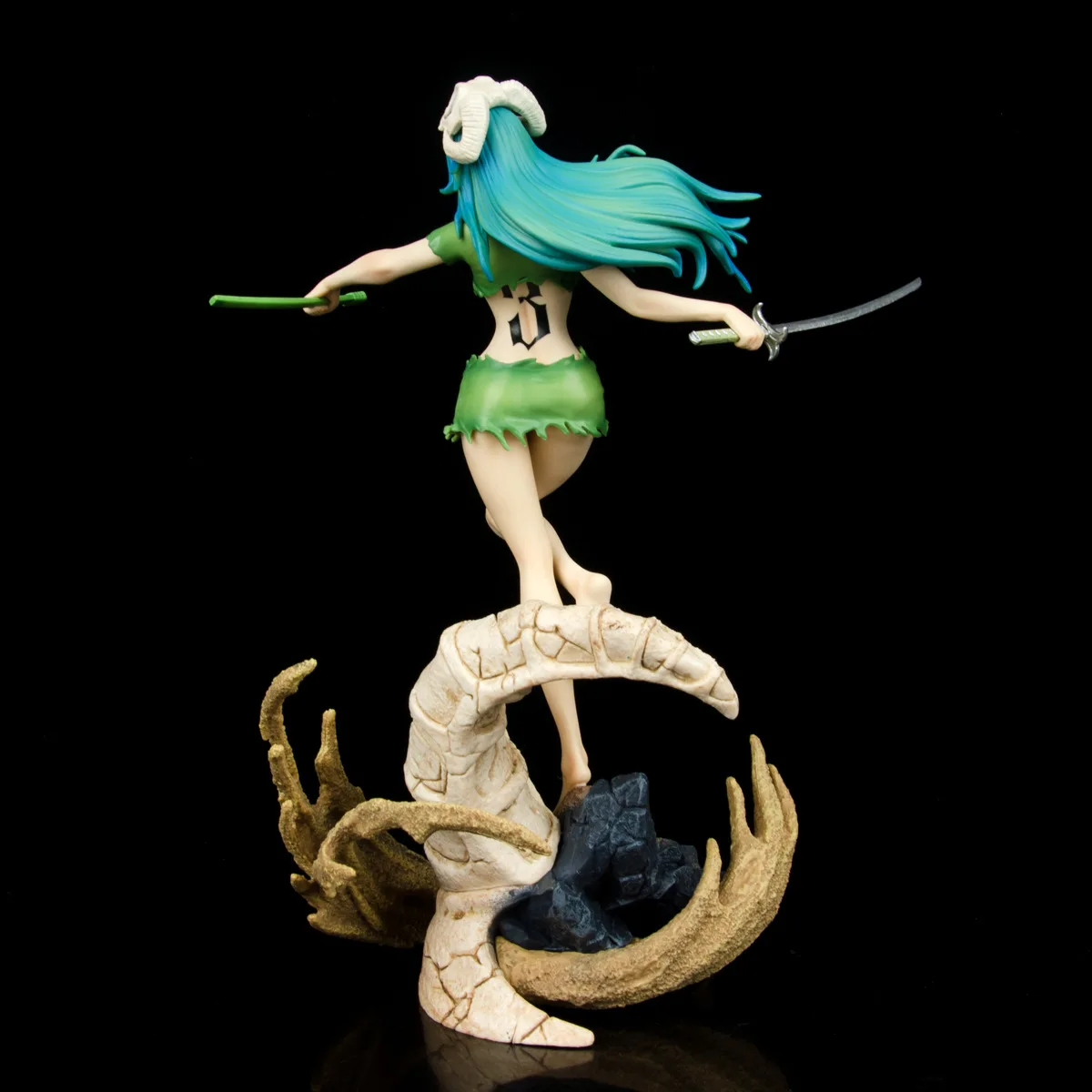 Japanese Anime BLEACH Figure Gk Nelliel Tu Odelschw PVC Action Figure Toy Collection Model Doll Game Statue Gift 28CM