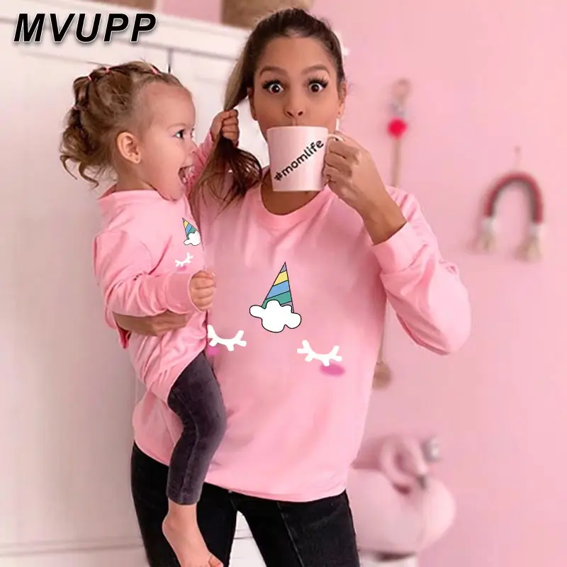 MVUPP/топы; розовые рождественские Семейные толстовки; зимние толстовки для мамы и дочки; модные милые семейные толстовки