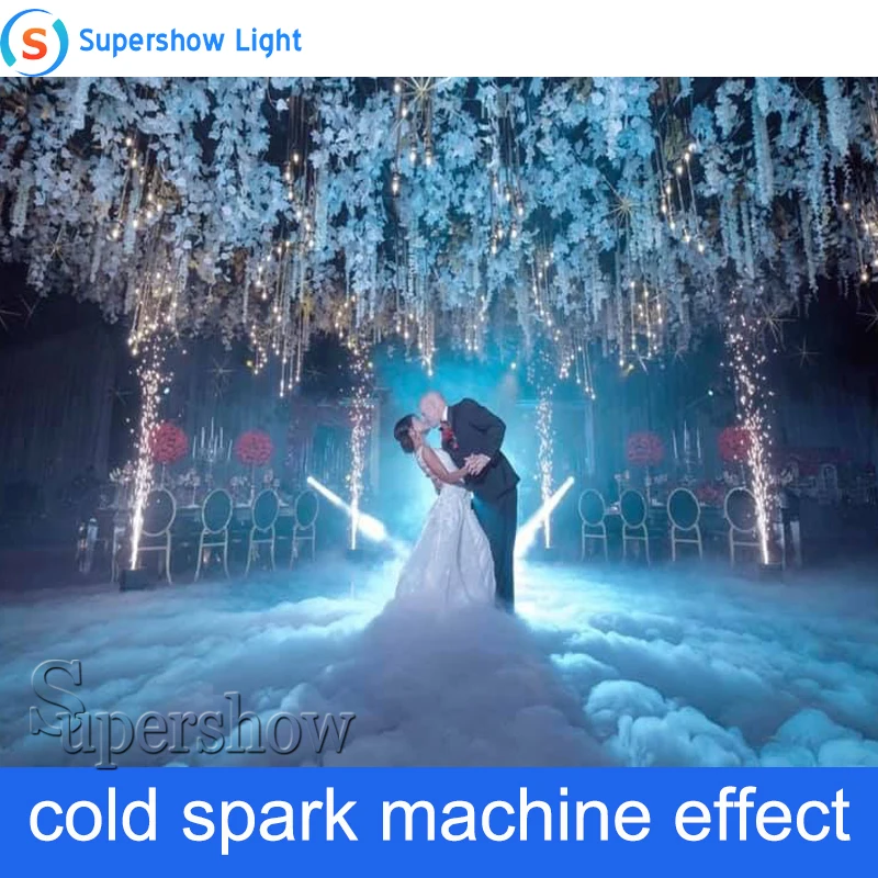 4 шт в кейсе машина фейерверков холодной Spark Свадебные пламени фонтан DMX и