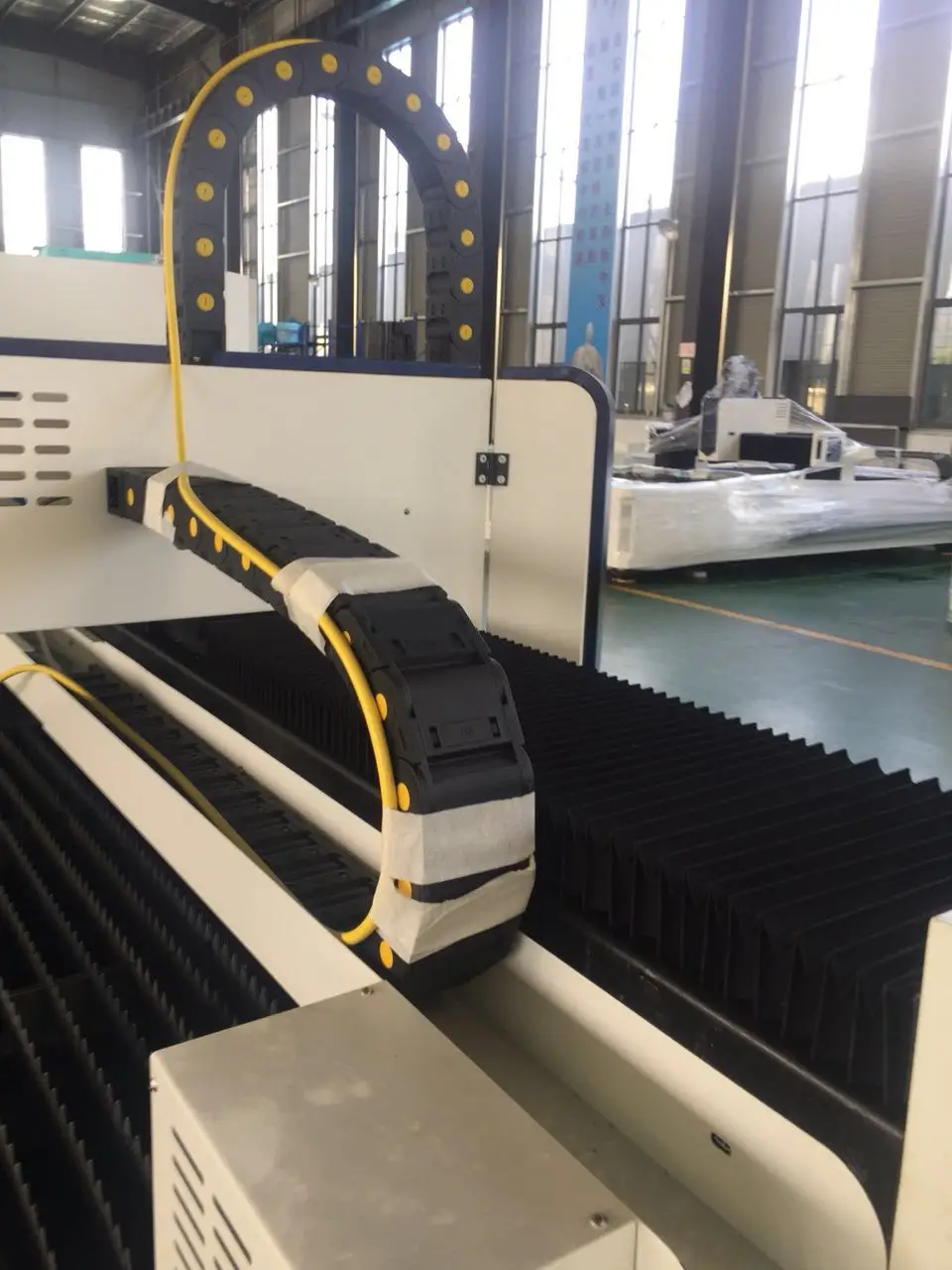 1000w cnc станок для лазерной резки листового металла с IPG