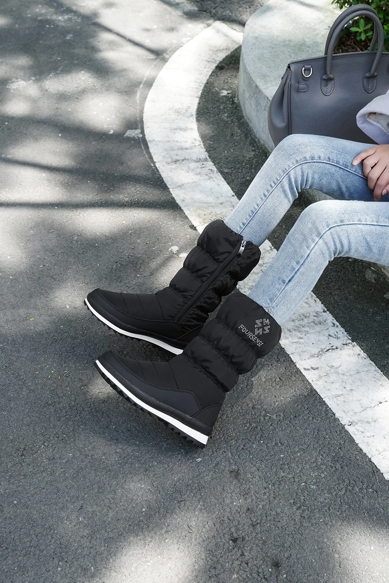 REAVE CAT/Большие размеры 36-41; новые теплые зимние сапоги; женские сапоги на платформе на молнии; однотонные Водонепроницаемые зимние сапоги до середины икры на толстом меху