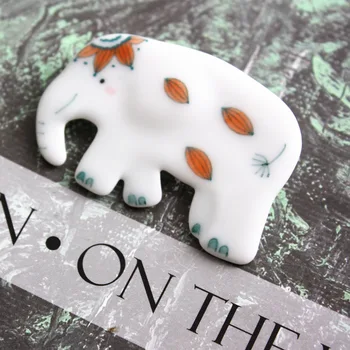 

Jindezhen Hand Ceramics Brooch Originality Cartoon Adorable. Pin Collar Accessories Special Counter Characteristic Technology