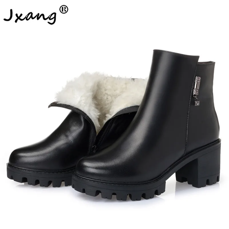 

JXANG 2020 Ladies Boots Winter Middle Aged Women Snow Boots Non Slip Genuine Leather Mother Wool Large size Ankle Boots Women