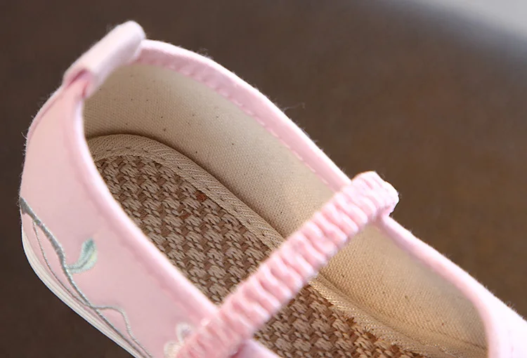 embroidered shoes imitation thousand layers bottom beef tendon bottom squat shoes retro national style horns shoes girls shoes