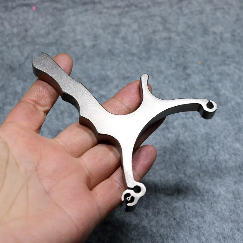 

High Precision Slingshot 304 Stainless Steel Iron Hand Flat Leather Catapult Hunting Accessories Bow Hunting Compound Bow