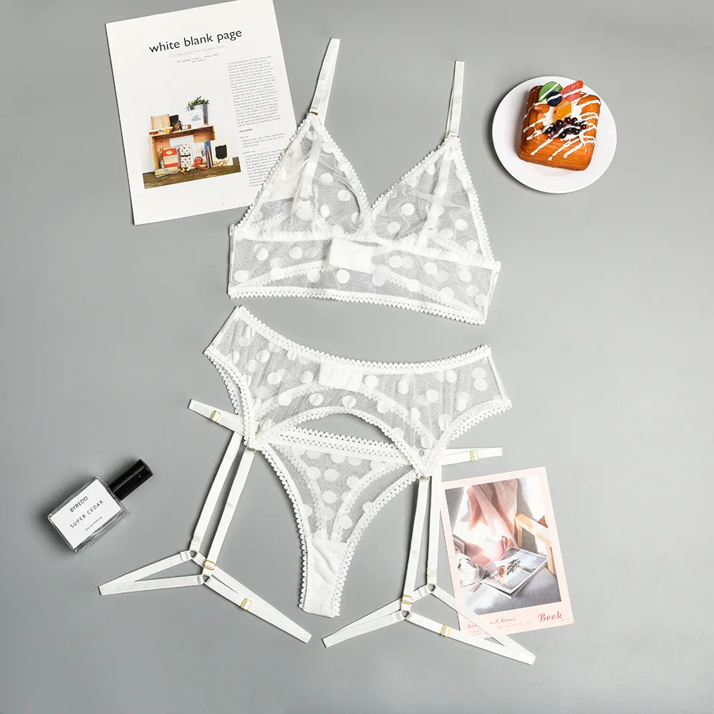 

Short Skin Care Kits Sensual Lingerie Embroidery Bra Lace Sexy Set Woman 3 Pieces with Garters Erotic Underwear