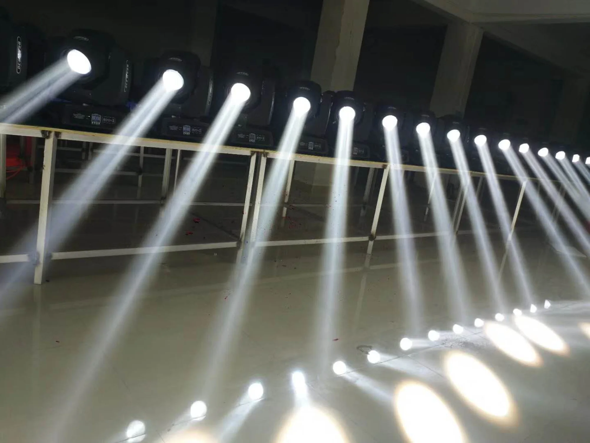 F& GHaz de 260 10R etapa DJ Дискотека luz DMX512 управление каналом de gobo cabeza luz 14 цветов con efecto de arco iris