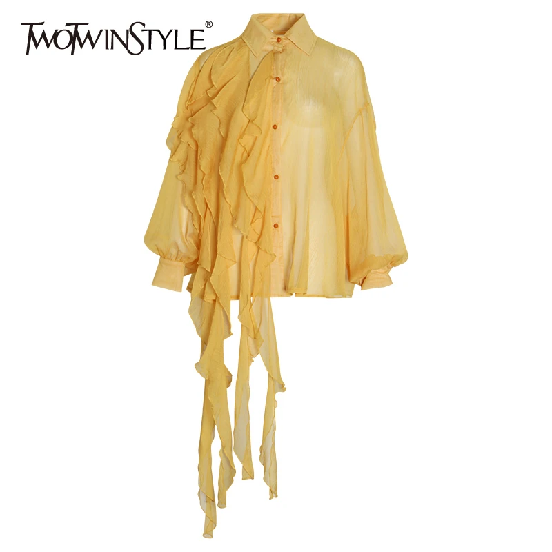 Женская Асимметричная рубашка TWOTWINSTYLE белая на шнуровке с оборками отложным