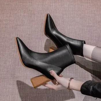 

Women's shoes new autumn and winter 2020 super high heel thick heel pointed elastic boots Student Korean fashion short boots