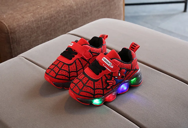Детская спортивная обувь от 1 до 12 лет, светодиодный свет, детская обувь Человека-паука, кроссовки для маленьких мальчиков и девочек, светящаяся обувь