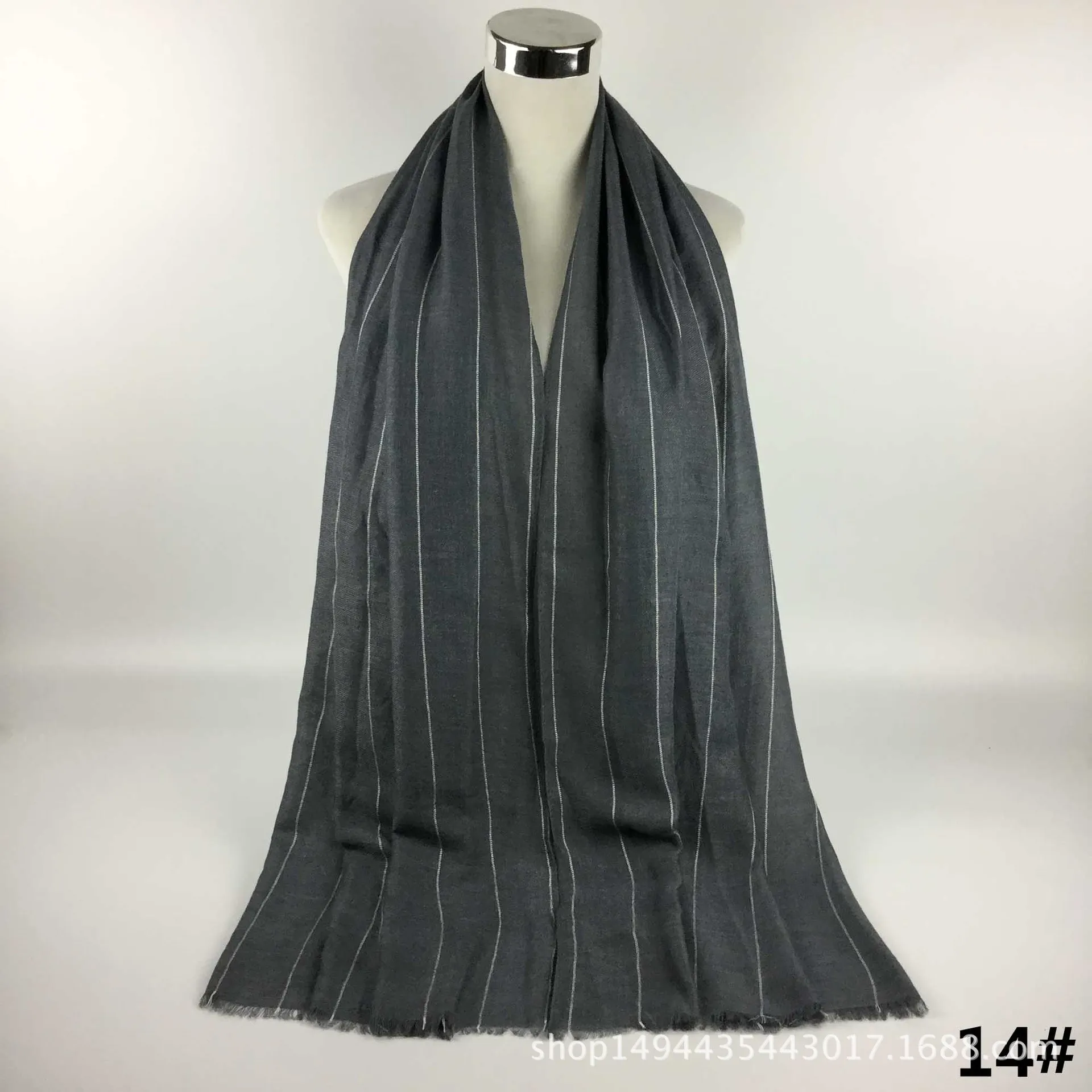 Manufacturers Direct Selling New Style Versitile Fashion White Line Stripes Scarf Women's Top Grade Cotton Silk Scarves Tassels