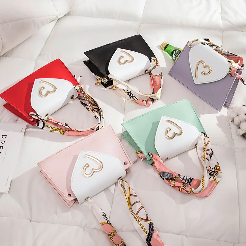 

2019 Autumn New Style Shoulder Hand Women's Silk Scarves Rope Heart Hardware Versitile Fashion Square Sling Bag