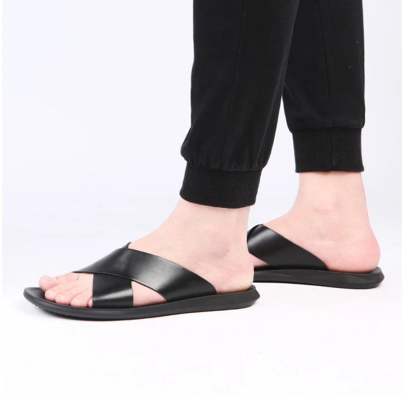 Skup Merkmak 2020 letnie sandały męskie skórzane klasyczne rzymskie pantofle z odkrytymi palcami Outdoor Beach gumowe letnie buty Flip Flop Water sandał