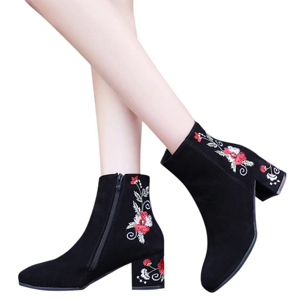 

Dropshipping Women's Boots Fashion Embroidery Warm Round Head Thick With Suede Zipper In The Tube Ankle Boots Plus Size XYZ312