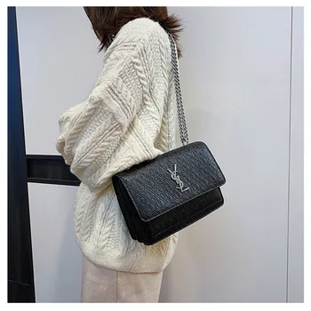 

Embossed Ladie Pouch Brand Chain Shoulder Envelope Bag High Quality Small Square Bag Multifunctional Diagonal Cross Shoulder Bag