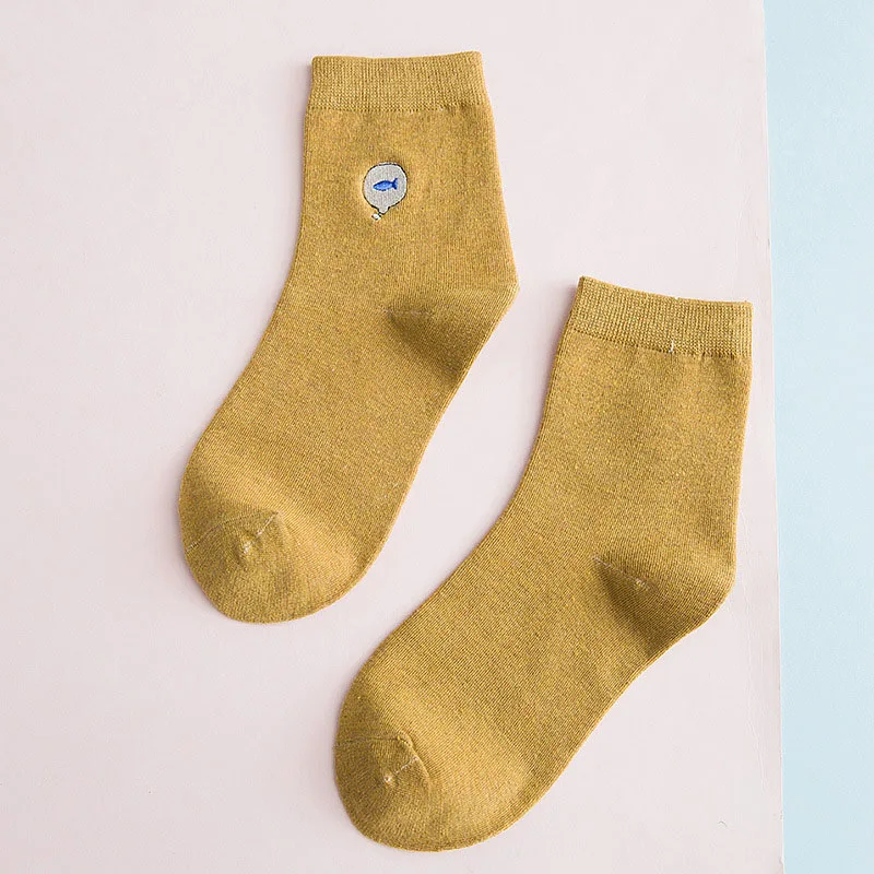 Лаванда Women Cotton Socks All Seasons Fashion New Embroidered Cartoon Animal Mid Tube Ladies College Style Short Sock AA07 - Цвет: Лаванда