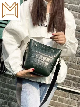 

Design Genuine Leather Woman Package 2019 Width Straps Crocodile Bucket Package Single Shoulder Satchel