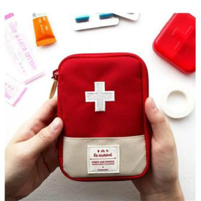 футляр медицинской аптечки. аптечка-чехол first-aid pouch красный. аптечка чехол. аптечка герметичная. красном чехле first-aid pouch.