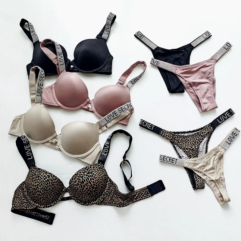 Женское нижнее белье Привлекательный бюстгальтер пуш-ап с чашкой средней формы