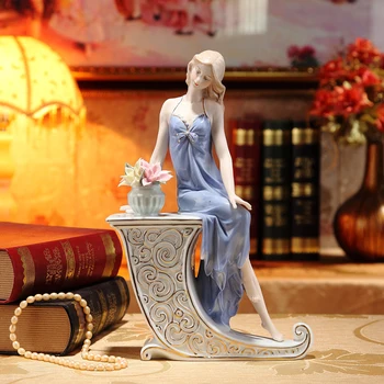 

Porcelain Girl Statuette Ceramic Belle Figure Handicraft Ornament Accessories Furnishing for Home Decor and Valentine's Day Gift