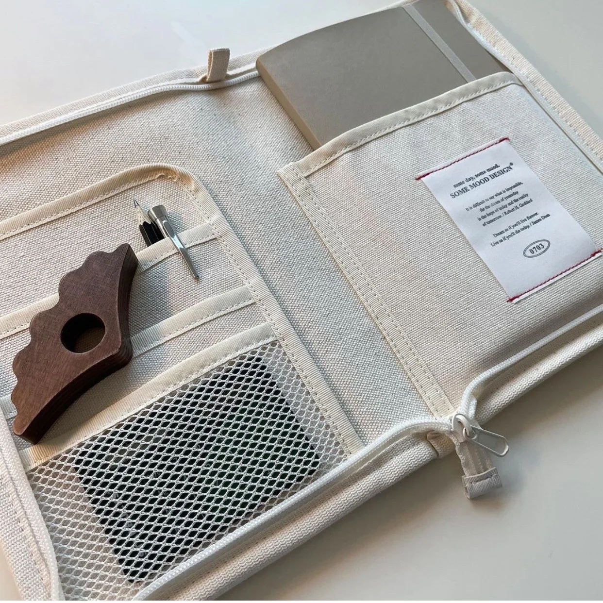 92D9C550F5B1193125EE3E040997FE