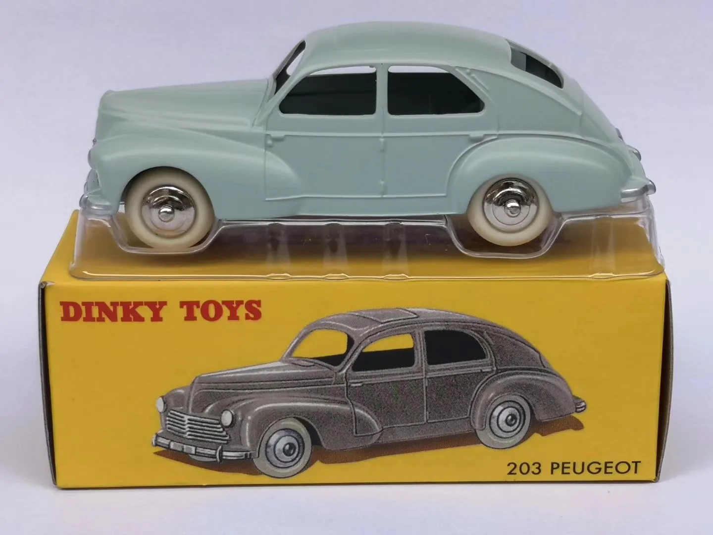 Classic Dinky Toys Collection magazine Part # 38 Peugeot 203 