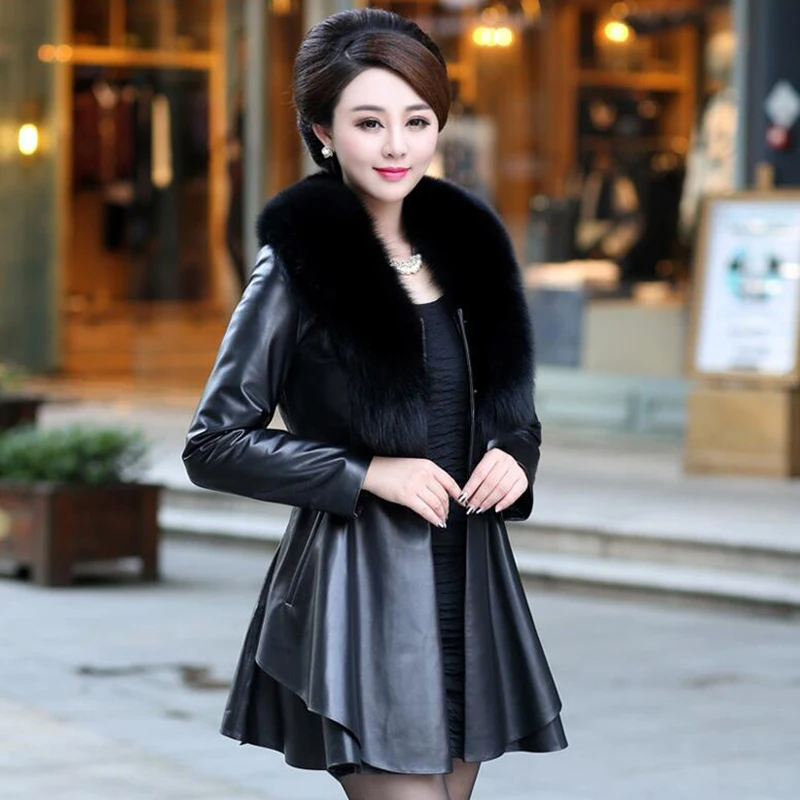 Женское кожаное пальто с воротником из искусственного лисьего меха модная